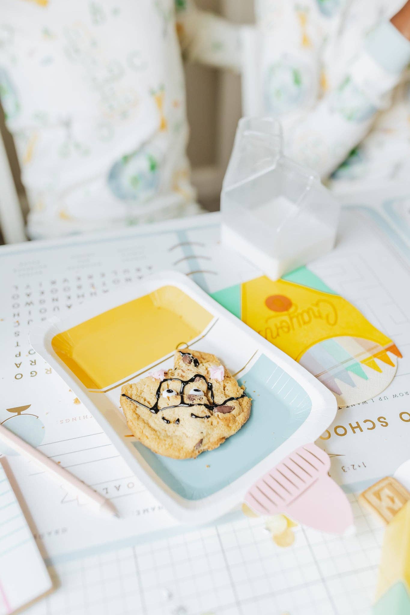 BTS1042 - Occasions By Shakira - Glue Bottle Plate