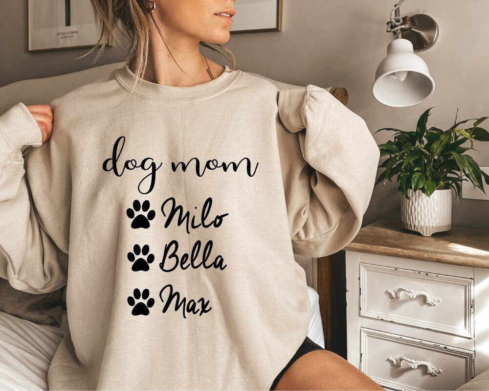 Custom Dog Mom Sweatshirt, Personalized Dog Mom Sweatshirt, Custom Dog Mom Shirt, Dog Mom Tshirt, Dog Mom Shirts, Dog Mom Gift, Dog Mom Tee