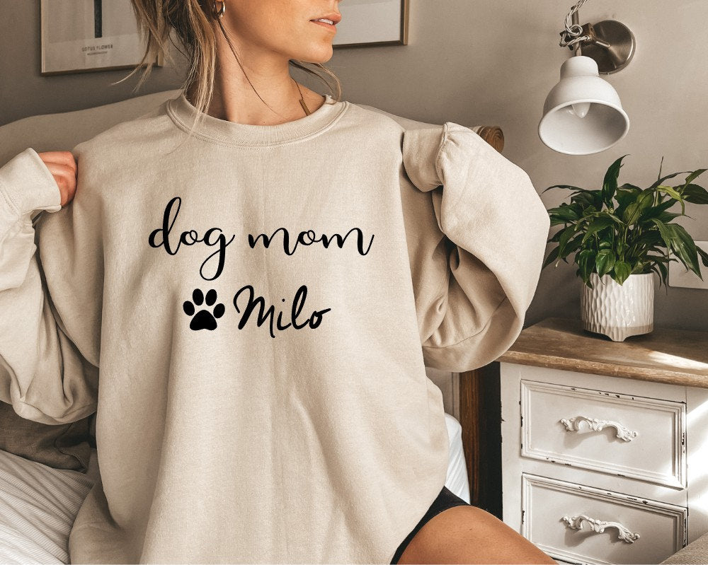Custom Dog Mom Sweatshirt, Personalized Dog Mom Sweatshirt, Custom Dog Mom Shirt, Dog Mom Tshirt, Dog Mom Shirts, Dog Mom Gift, Dog Mom Tee