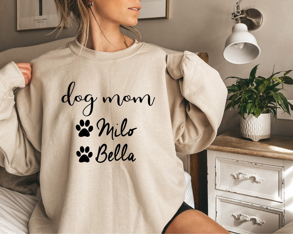 Custom Dog Mom Sweatshirt, Personalized Dog Mom Sweatshirt, Custom Dog Mom Shirt, Dog Mom Tshirt, Dog Mom Shirts, Dog Mom Gift, Dog Mom Tee