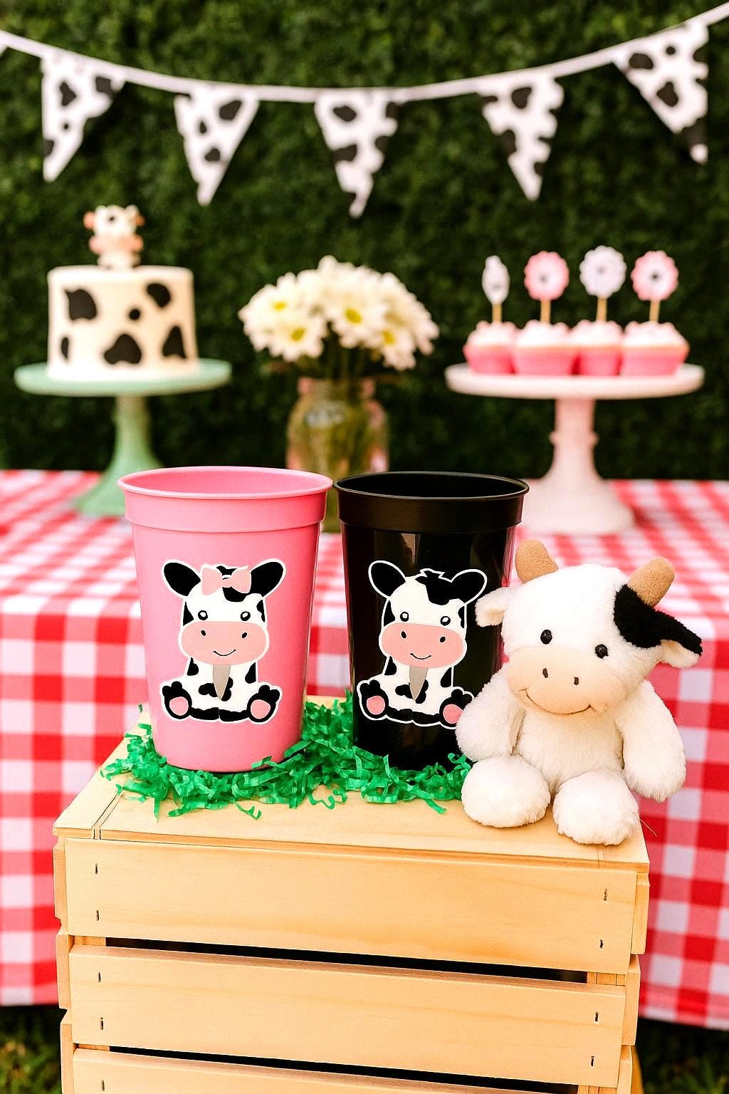 FARM ANIMAL CUPS - Cow party cups Cow Birthday Cups Cow Party Favors Cow Cups Cow Party Supplies Cow Reusable Cups Cow Baby Shower Cups Cows